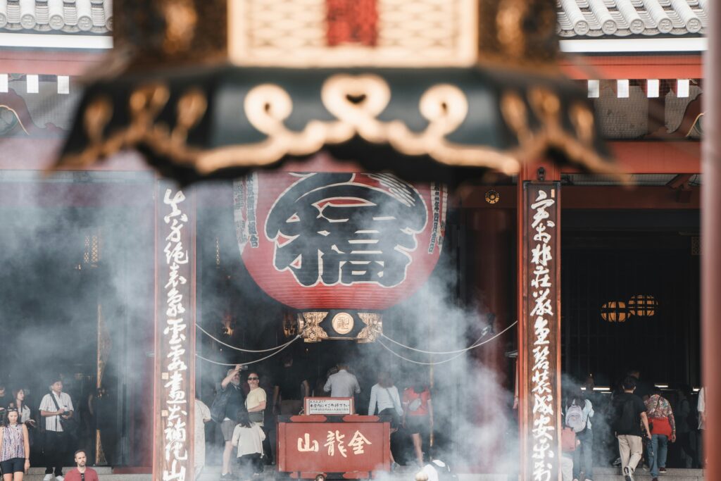 L'entrée du temple de Asakusa et ses magnifiques lanternes rouges