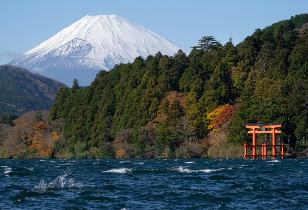 helmi-tan-aEvsvyiG3ro-unsplash